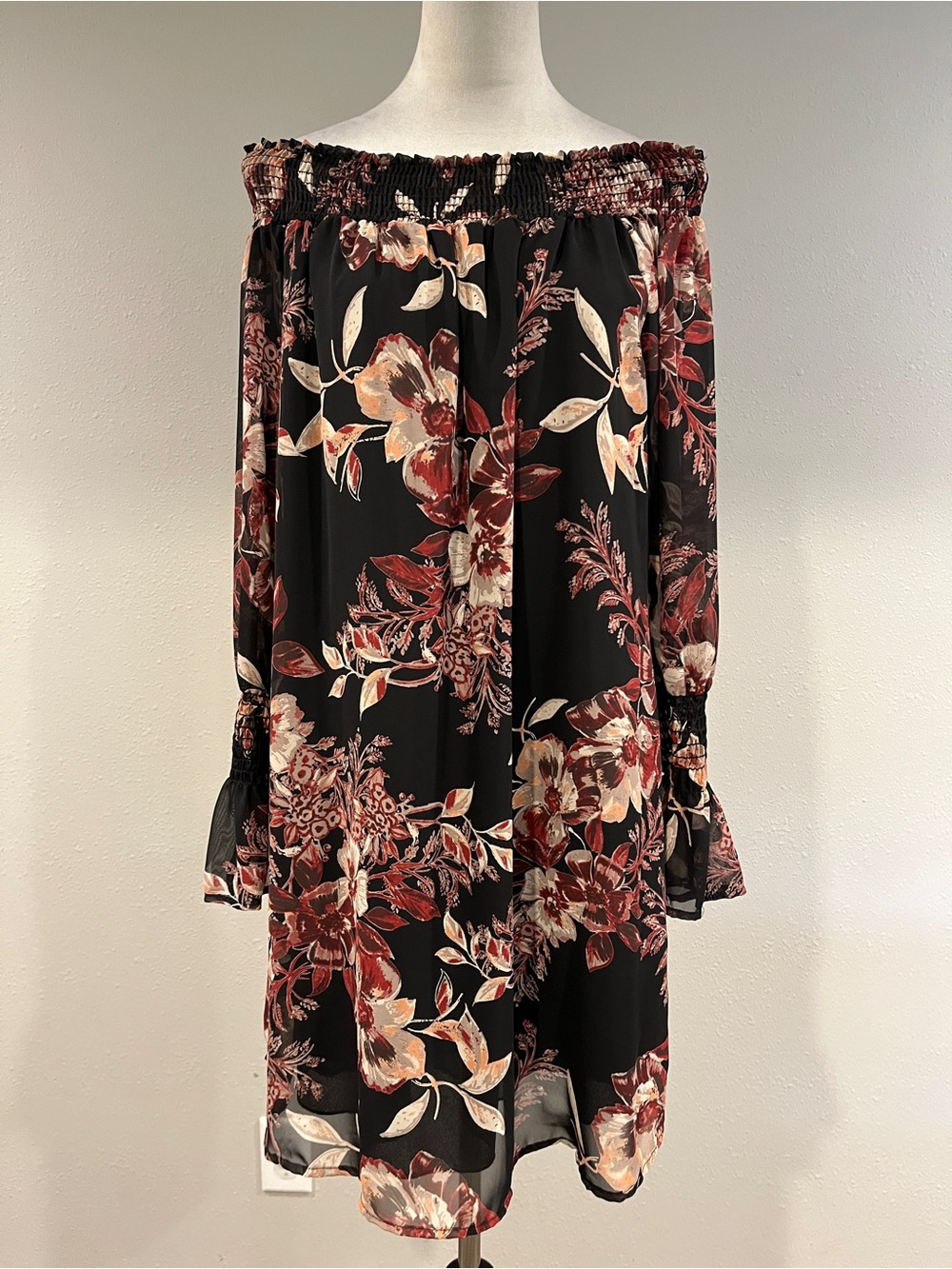 Veronica M Black Floral Off-Shoulder long sleeves dress size XL